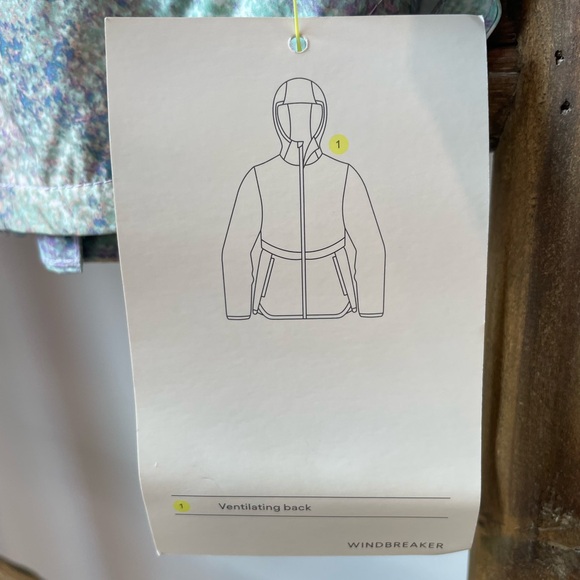 NWT All in Motion Windbreaker - Picture 4 of 5